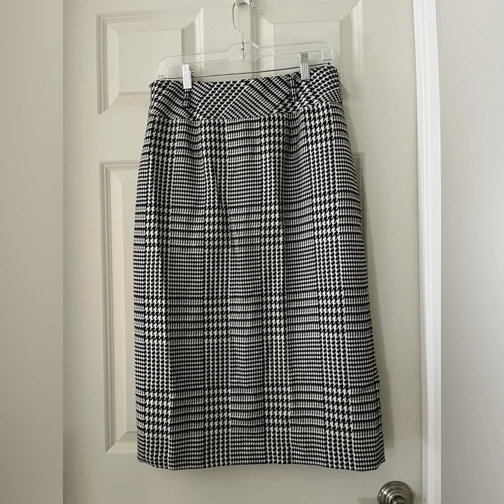 Vintage Women’s Vintage Evan Picone Front Slit Skirt Houndstooth Size 6 black
